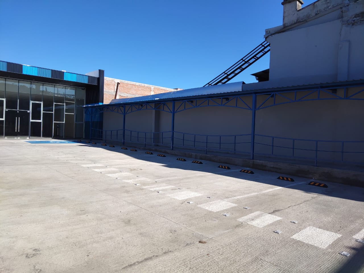 Estructura Techada para Tránsito Peatonal